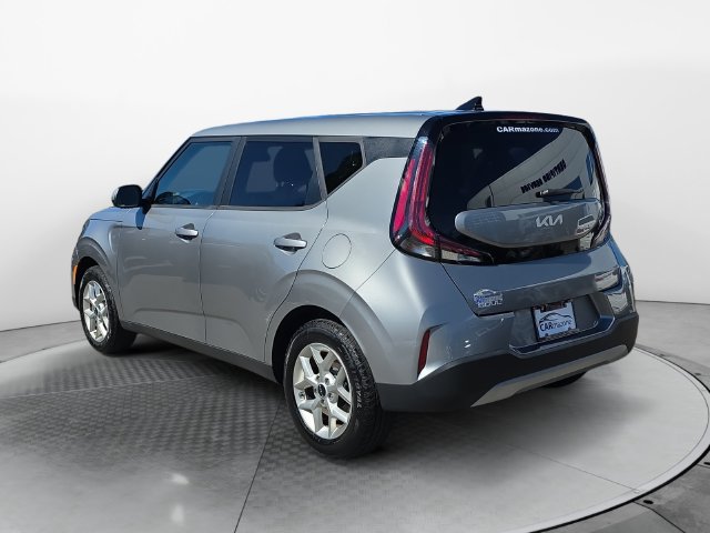 Used 2024 Kia Soul LX w/ LX Technology Package FWD image 3