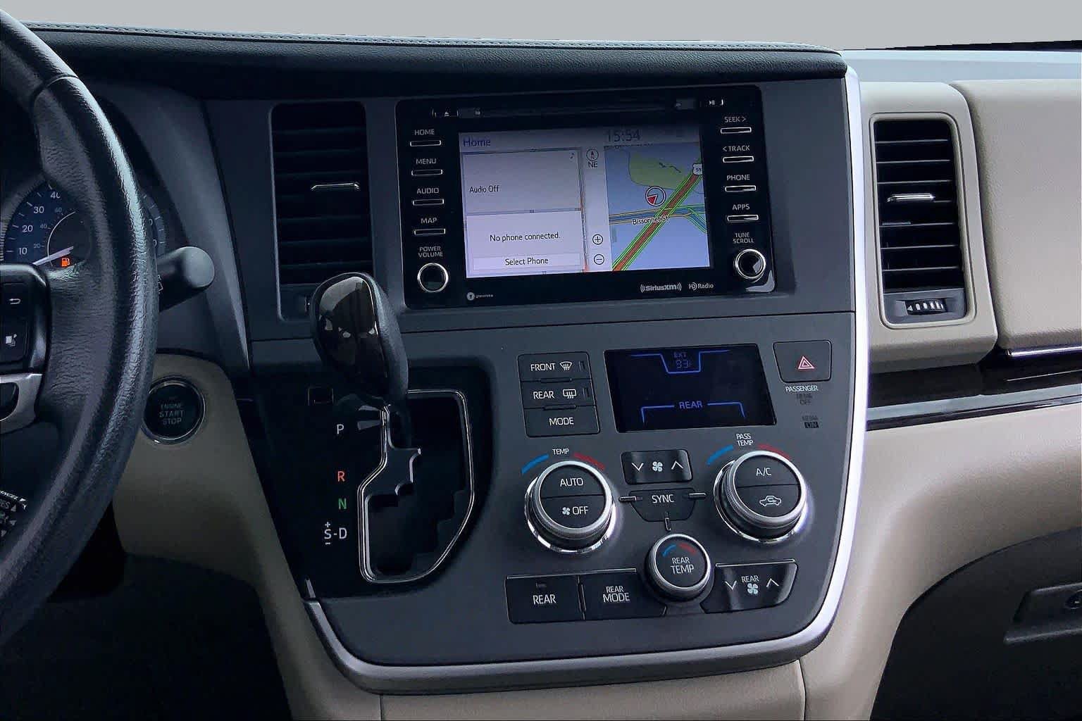 Used 2020 Toyota Sienna XLE Premium FWD image 7