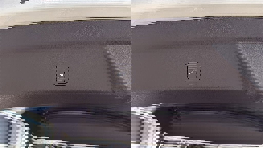 New 2026 GMC Yukon XL Denali w/ Sun & Power Step Package image 17