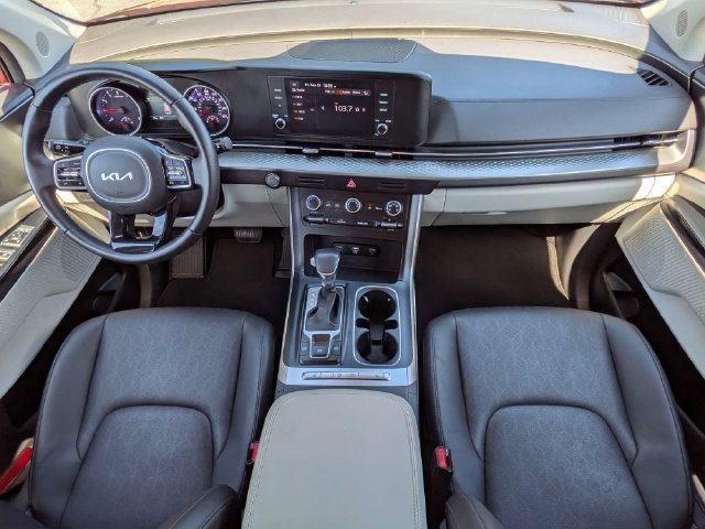 Used 2024 Kia Carnival LX FWD image 17