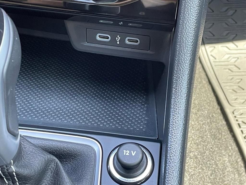 Used 2023 Volkswagen Jetta SE image 16