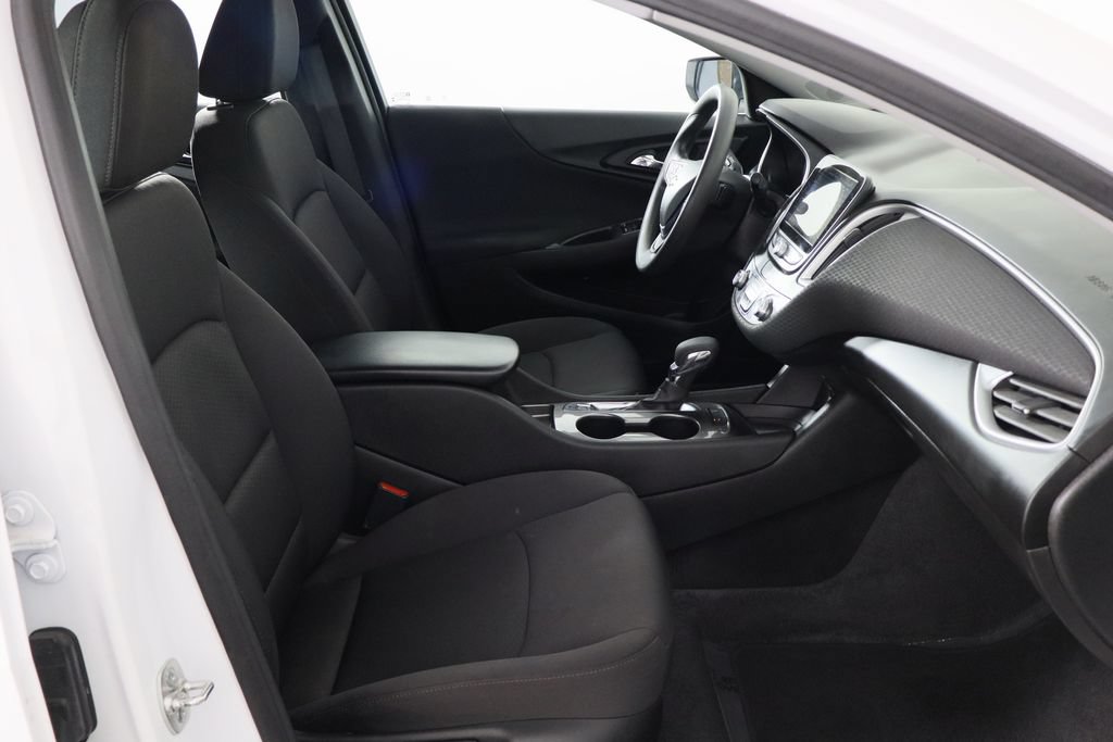 Used 2024 Chevrolet Malibu LS w/ Driver Confidence Package FWD image 11