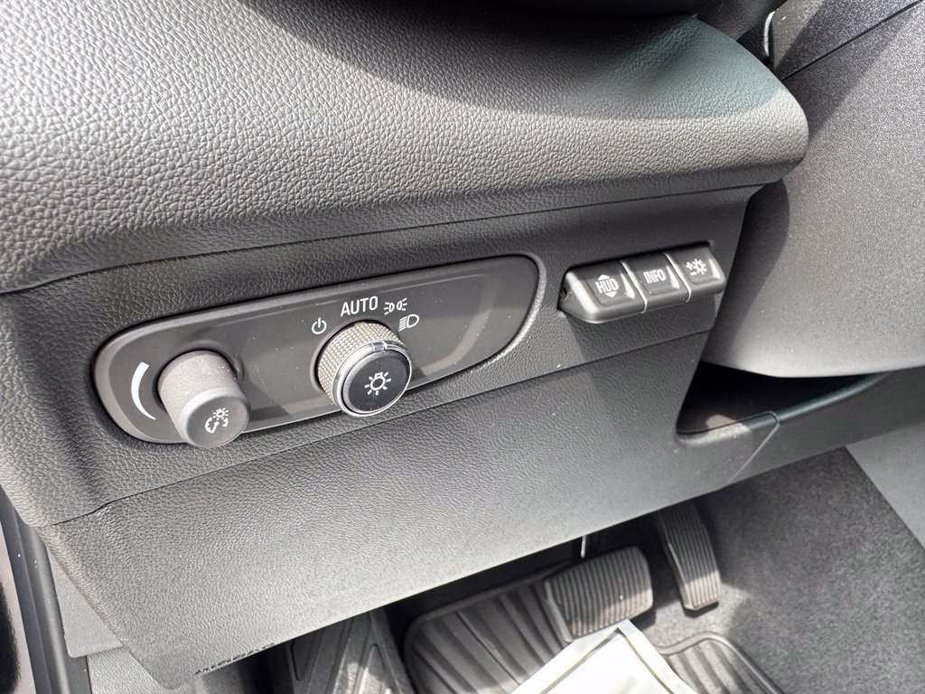 Certified 2023 Buick Envision Avenir AWD/4WD image 16