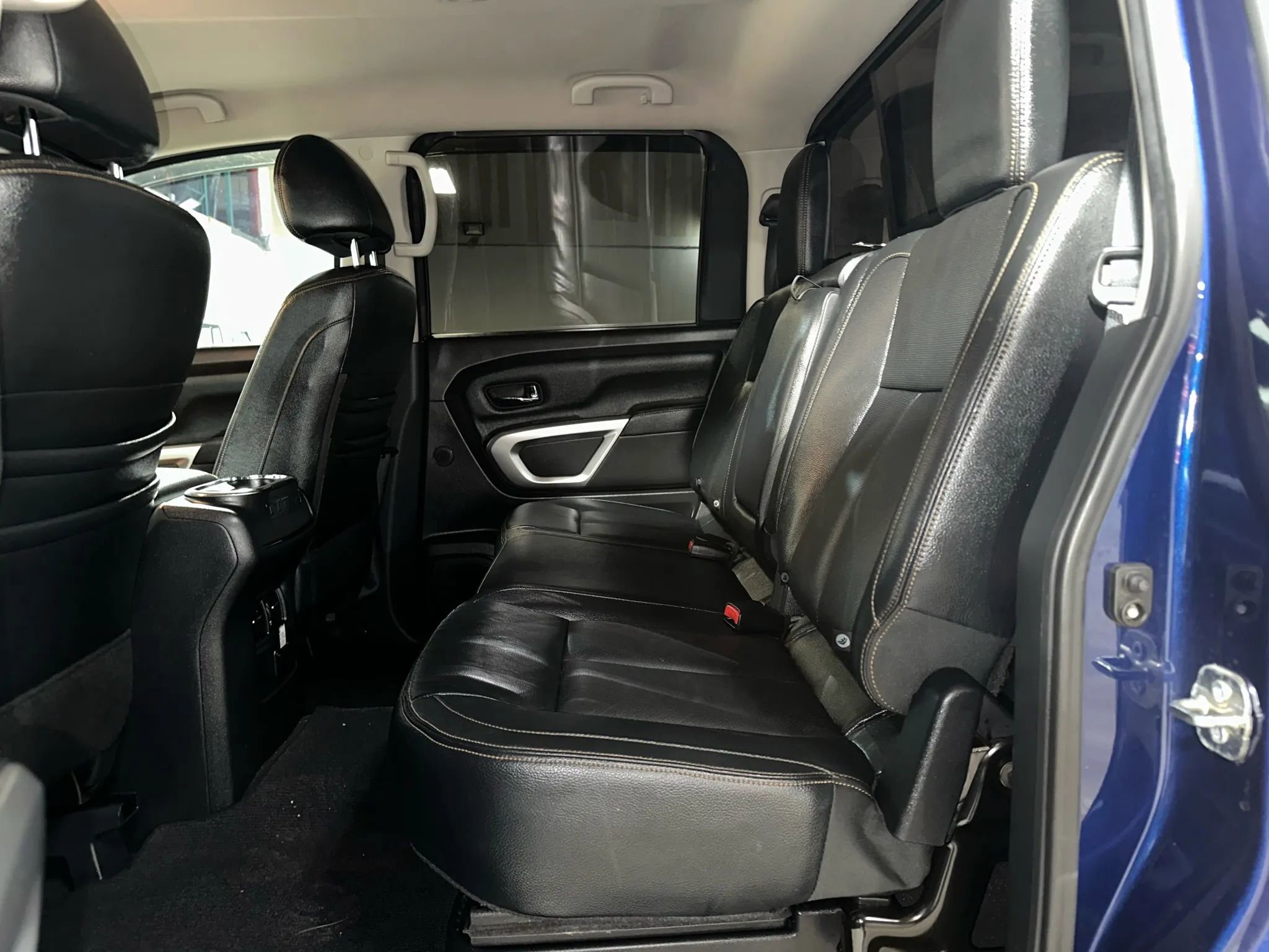 Used 2017 Nissan Titan SL image 26