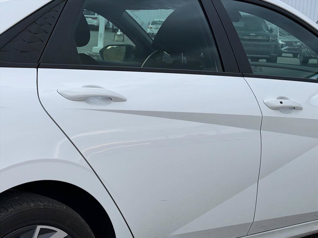 Used 2025 Hyundai Elantra Sport FWD image 12