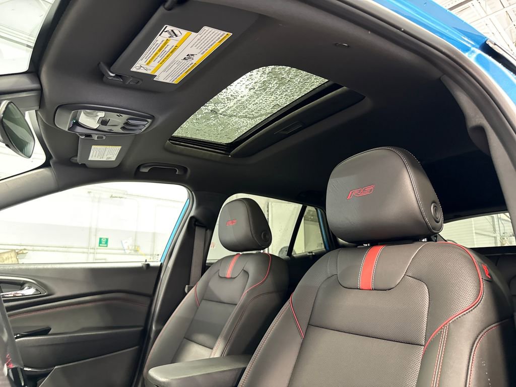 New 2026 Chevrolet Trax RS w/ Sunroof Package FWD image 3