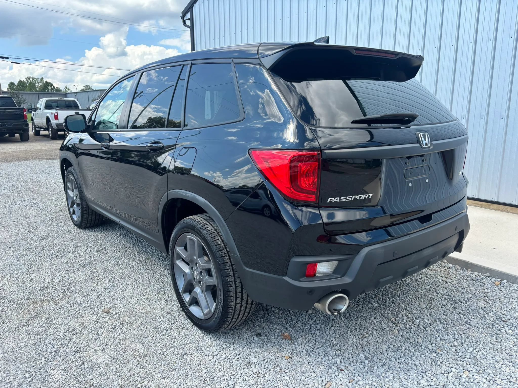 Used 2023 Honda Passport EX-L image 3