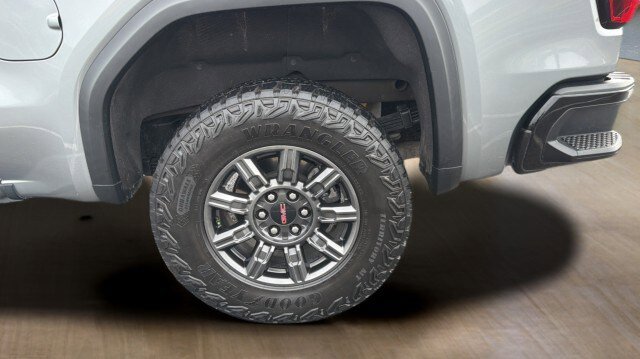 Used 2024 GMC Sierra 1500 AT4X AWD/4WD image 18
