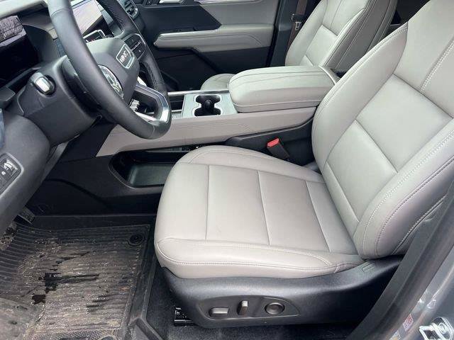 New 2026 GMC Acadia Elevation w/ Black Edition AWD/4WD image 32