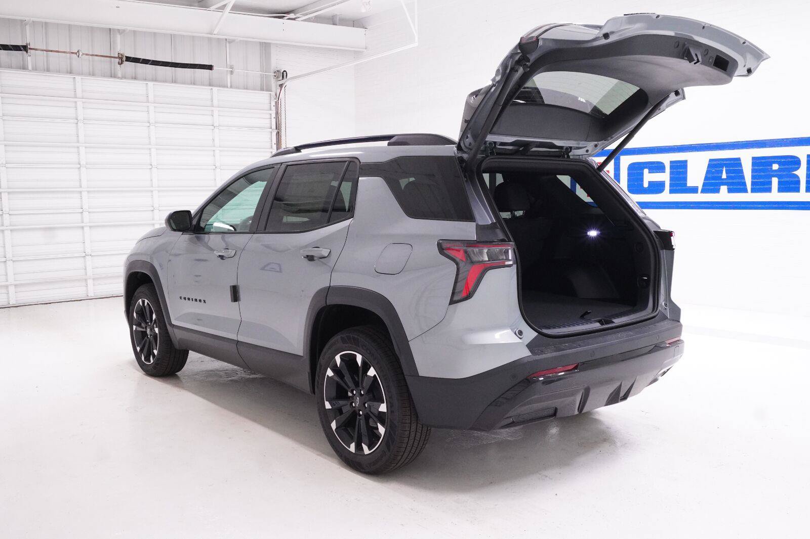 New 2027 Chevrolet Equinox RS FWD image 33