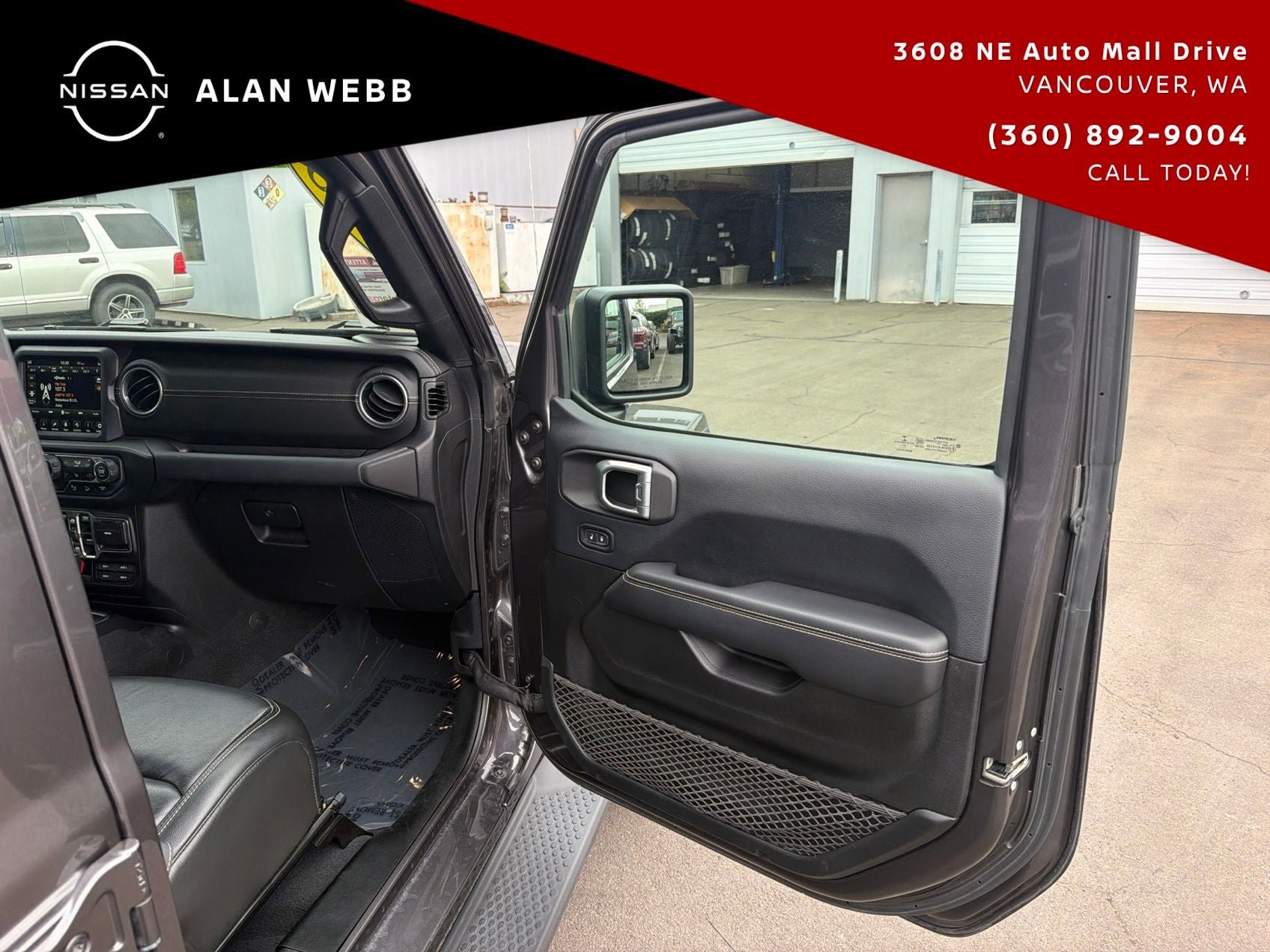 Used 2018 Jeep Wrangler Unlimited Sahara AWD/4WD image 18