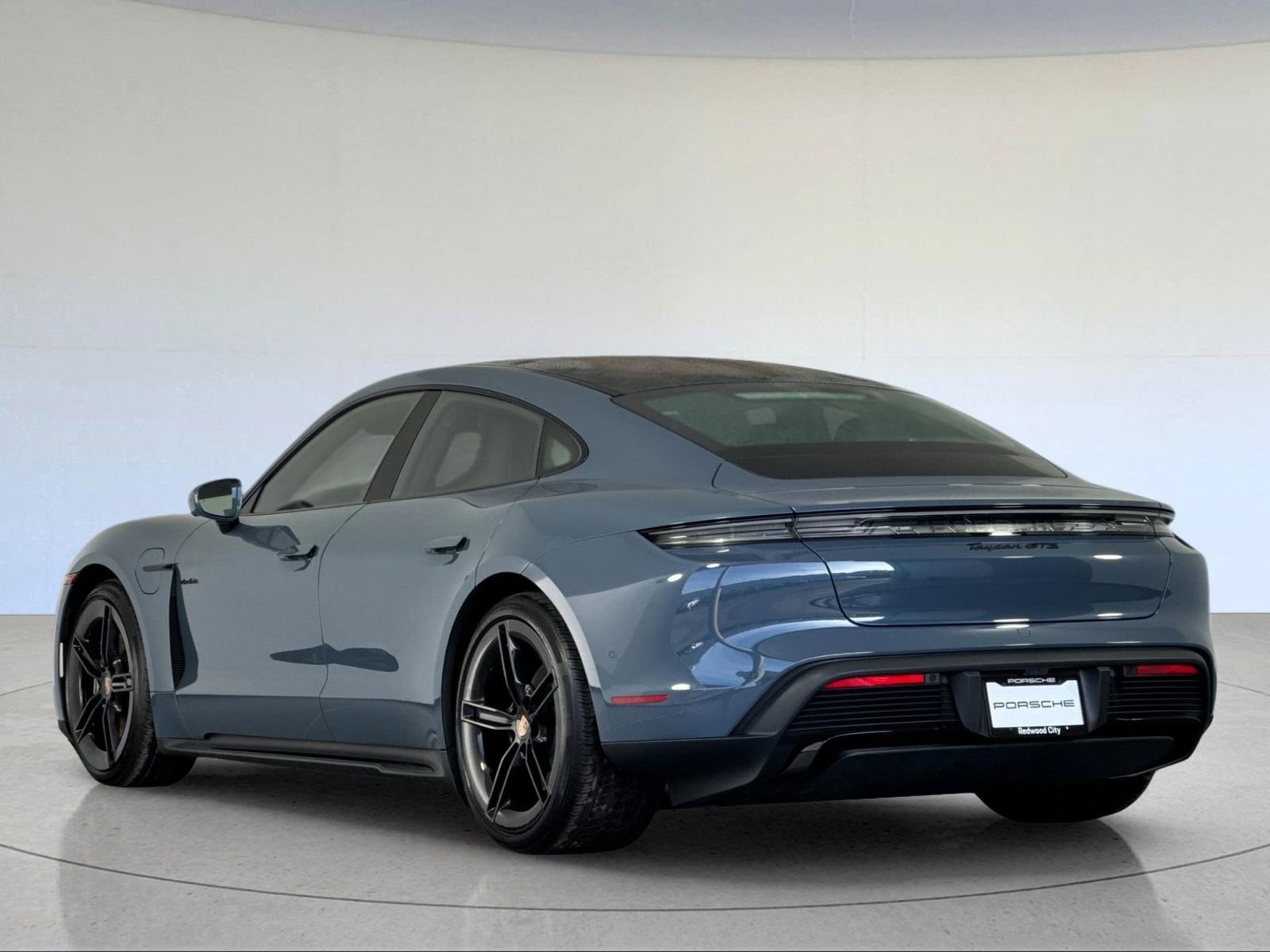 New 2026 Porsche Taycan GTS image 3