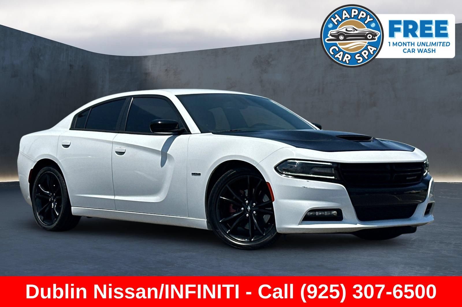 Used 2018 Dodge Charger R/T w/ Blacktop Package RWD image 1