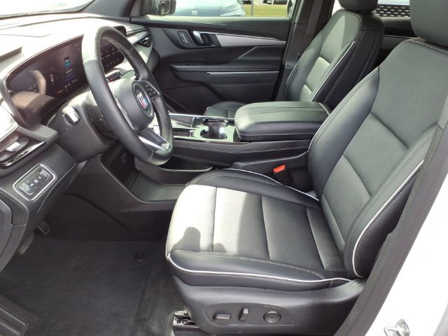 Used 2025 Buick Enclave Preferred FWD image 5