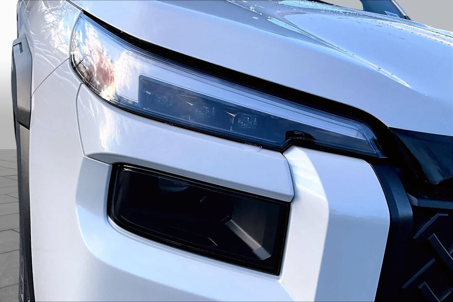 New 2026 Subaru Outback Limited AWD/4WD image 13