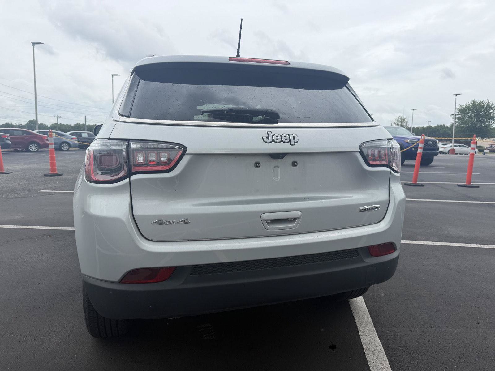 Used 2024 Jeep Compass Latitude AWD/4WD image 6