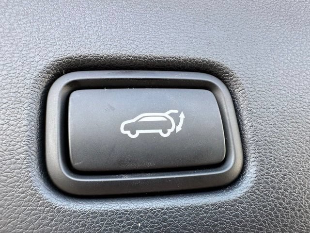 Used 2025 Hyundai Tucson Limited AWD/4WD image 11