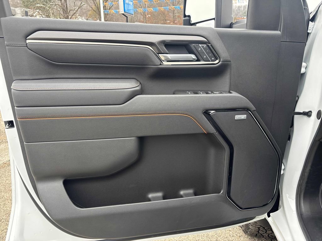 Used 2025 GMC Sierra 2500 AT4 w/ AT4 Premium Plus Package image 12