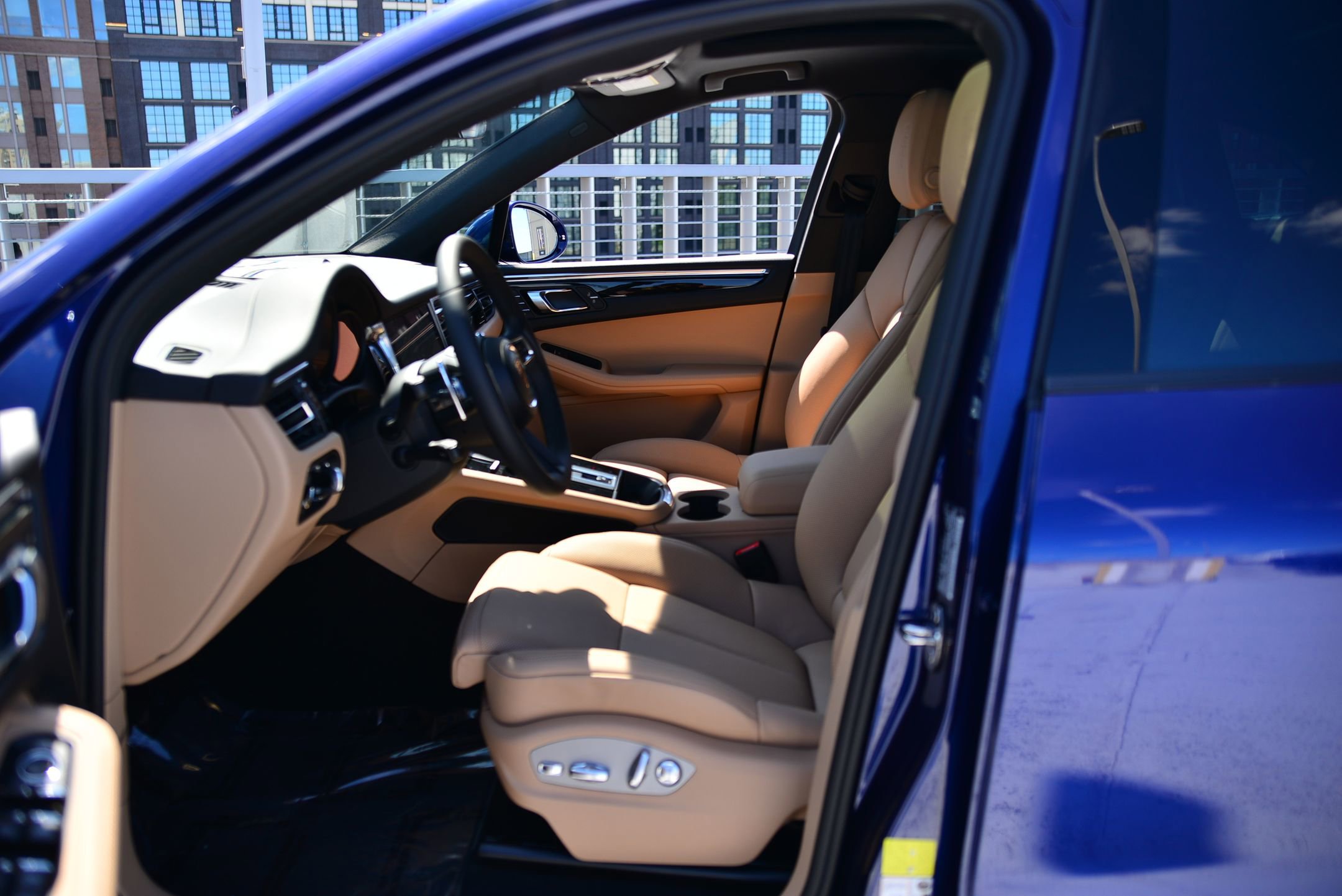 Certified 2026 Porsche Macan image 5