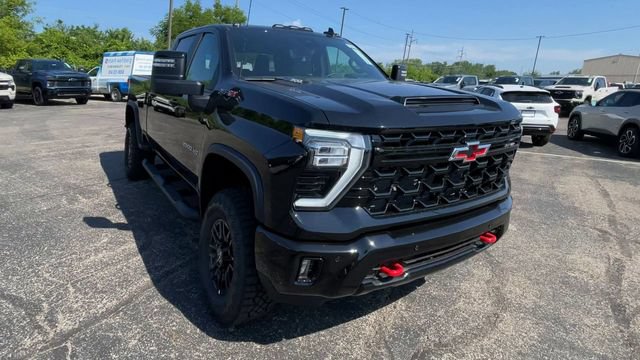 New 2026 Chevrolet Silverado 2500 ZR2 AWD/4WD image 4