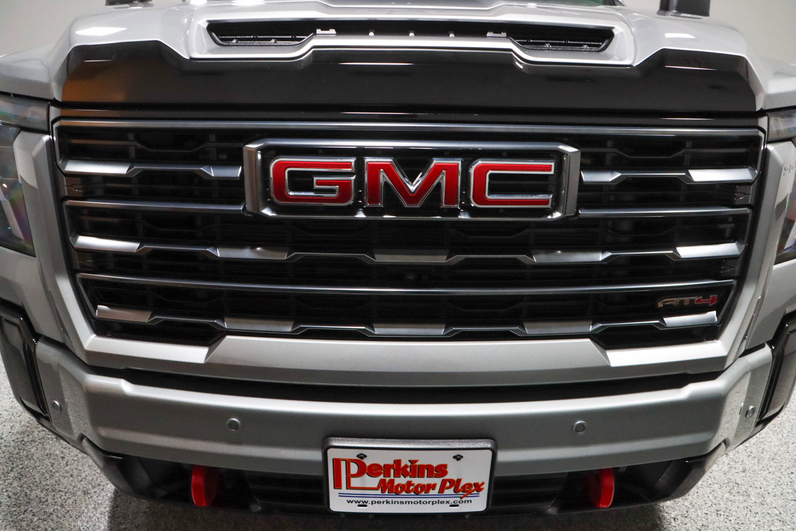 Used 2025 GMC Sierra 2500 AT4 w/ AT4 Premium Plus Package AWD/4WD image 4