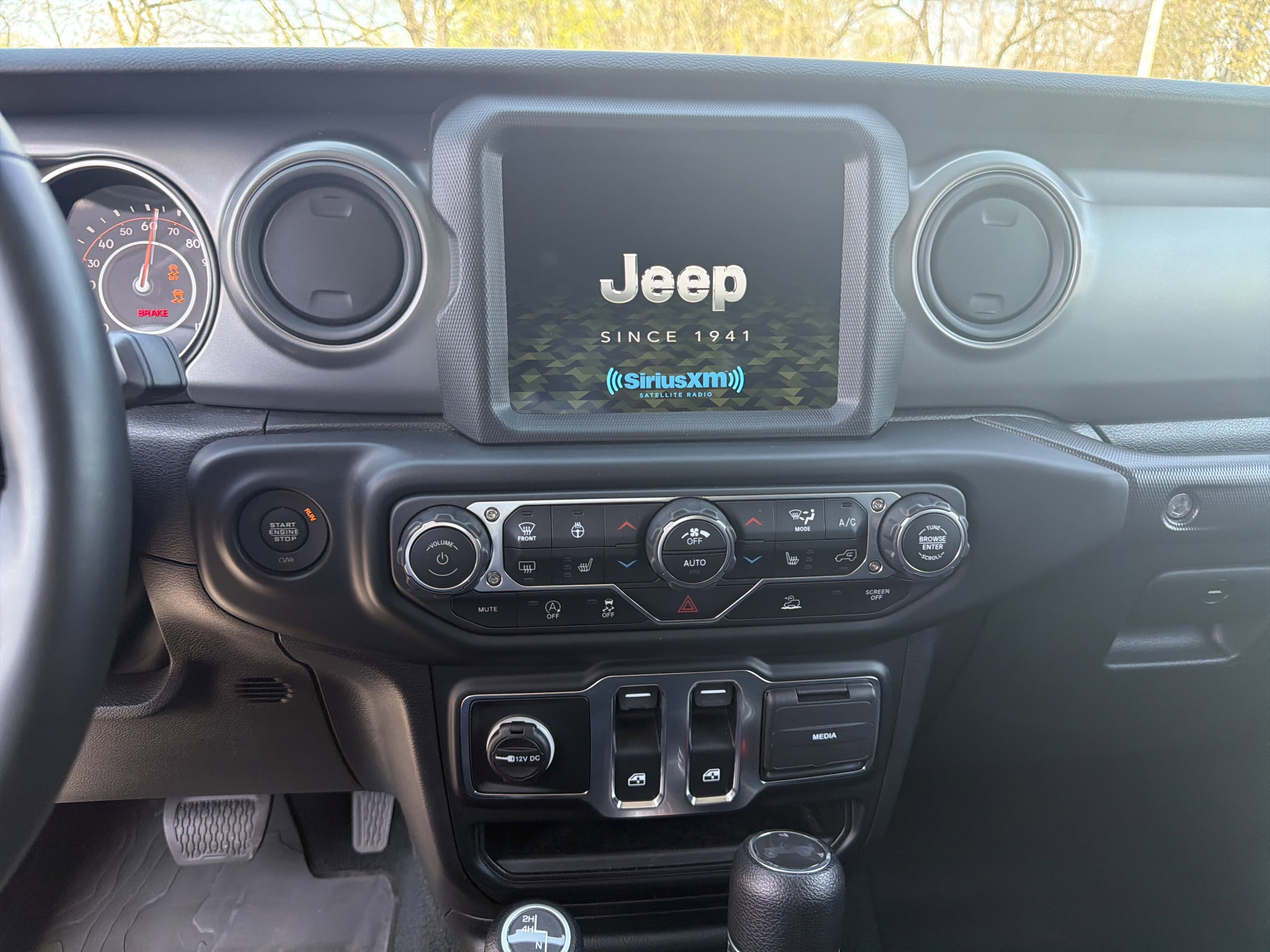 Certified 2022 Jeep Wrangler Sport AWD/4WD image 13