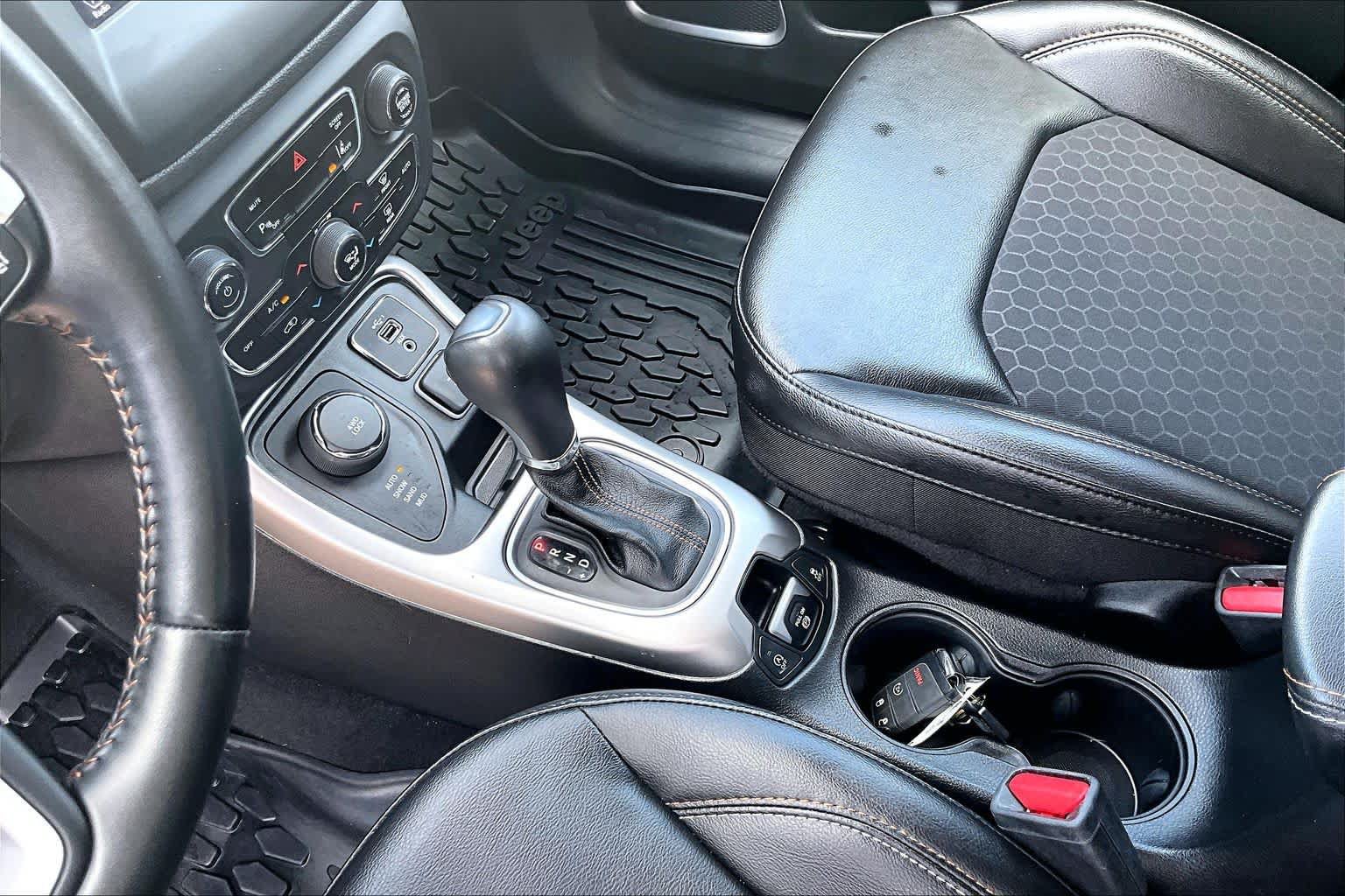 Used 2020 Jeep Compass Latitude AWD/4WD image 17