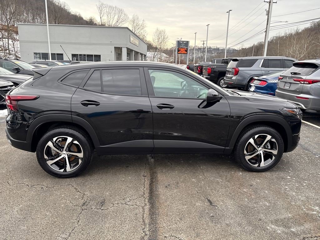 Certified 2024 Chevrolet Trax RS image 8