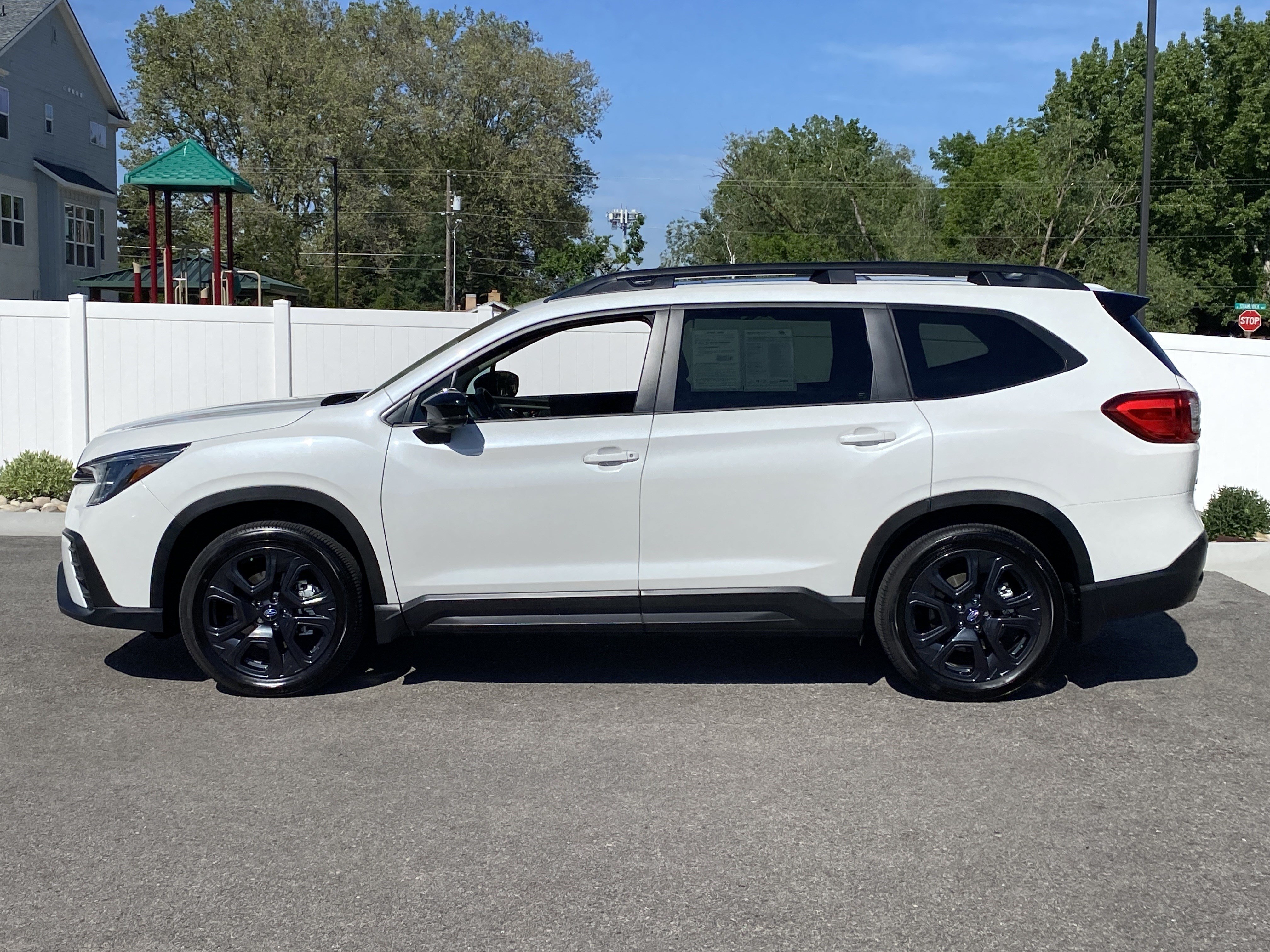 Certified 2025 Subaru Ascent Bronze Edition AWD/4WD image 3