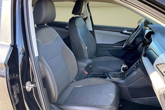 Used 2024 Volkswagen Taos SE image 29