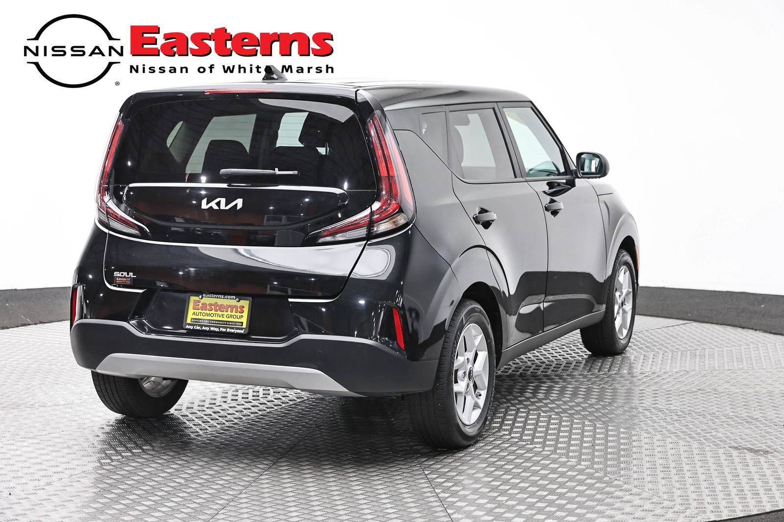 Used 2025 Kia Soul LX w/ LX Technology Package FWD image 5