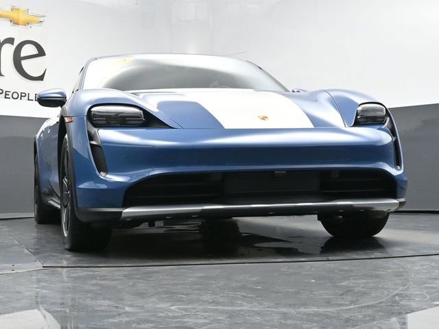 Used 2021 Porsche Taycan 4 Cross Turismo AWD/4WD image 3