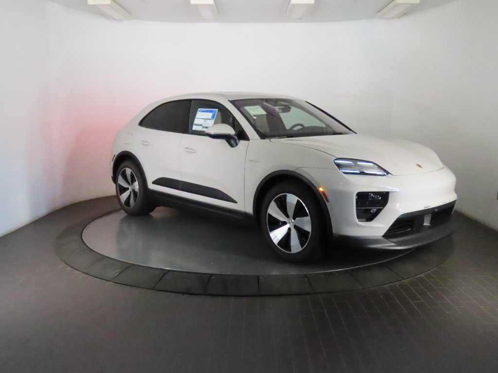 New 2026 Porsche Macan Electric RWD image 9