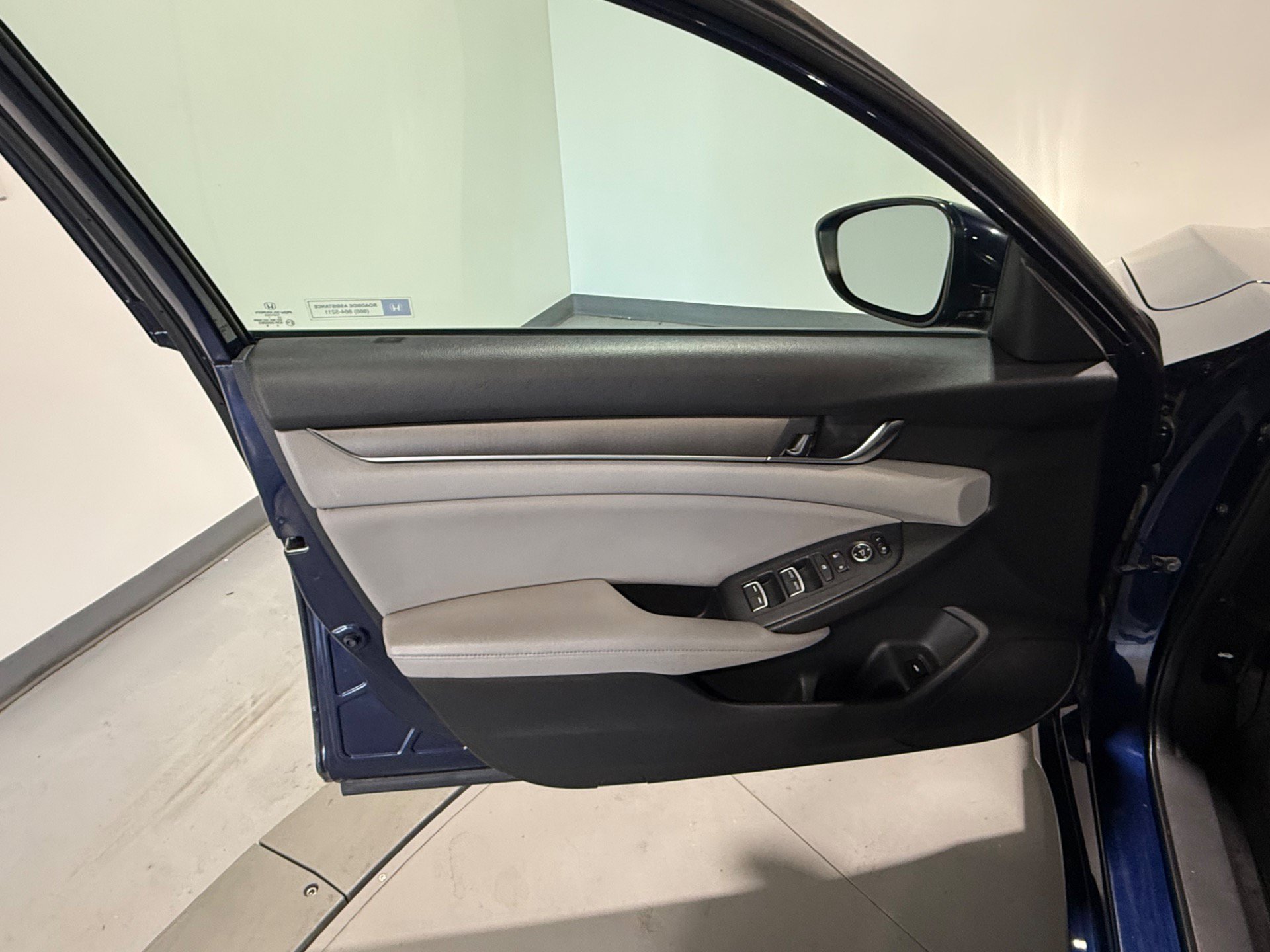 Used 2018 Honda Accord LX image 14