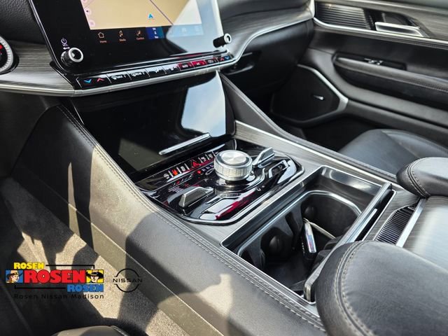 Used 2023 Jeep Wagoneer Series III w/ Preferred Equipment Group AWD/4WD image 22