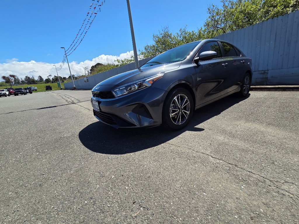 Used 2022 Kia Forte LXS FWD image 6