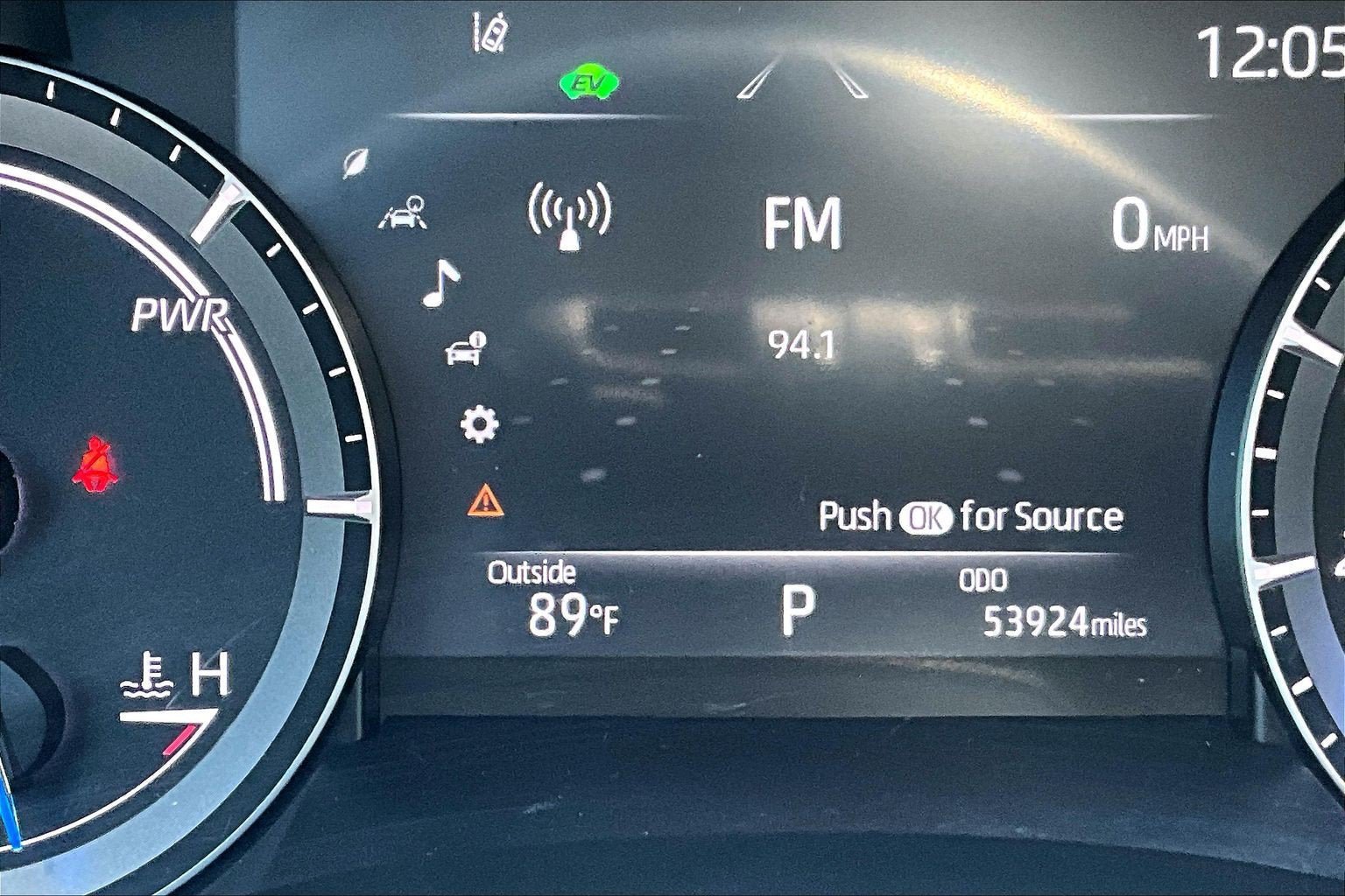 Used 2021 Toyota Highlander XLE AWD/4WD image 19