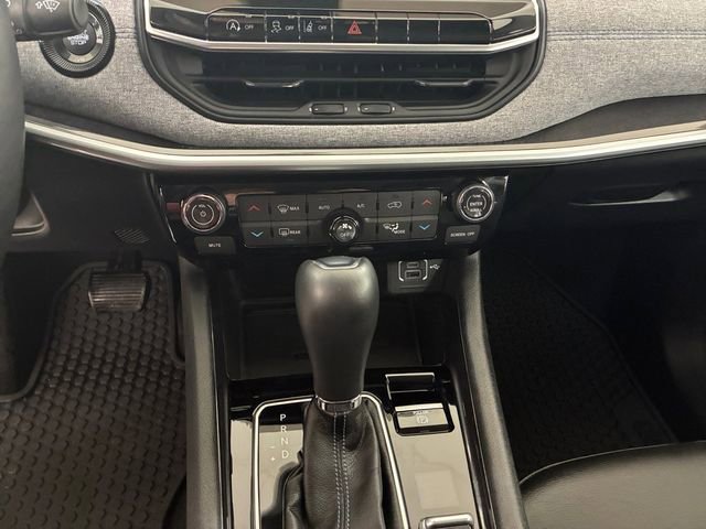 Used 2022 Jeep Compass Latitude w/ Convenience Group AWD/4WD image 21