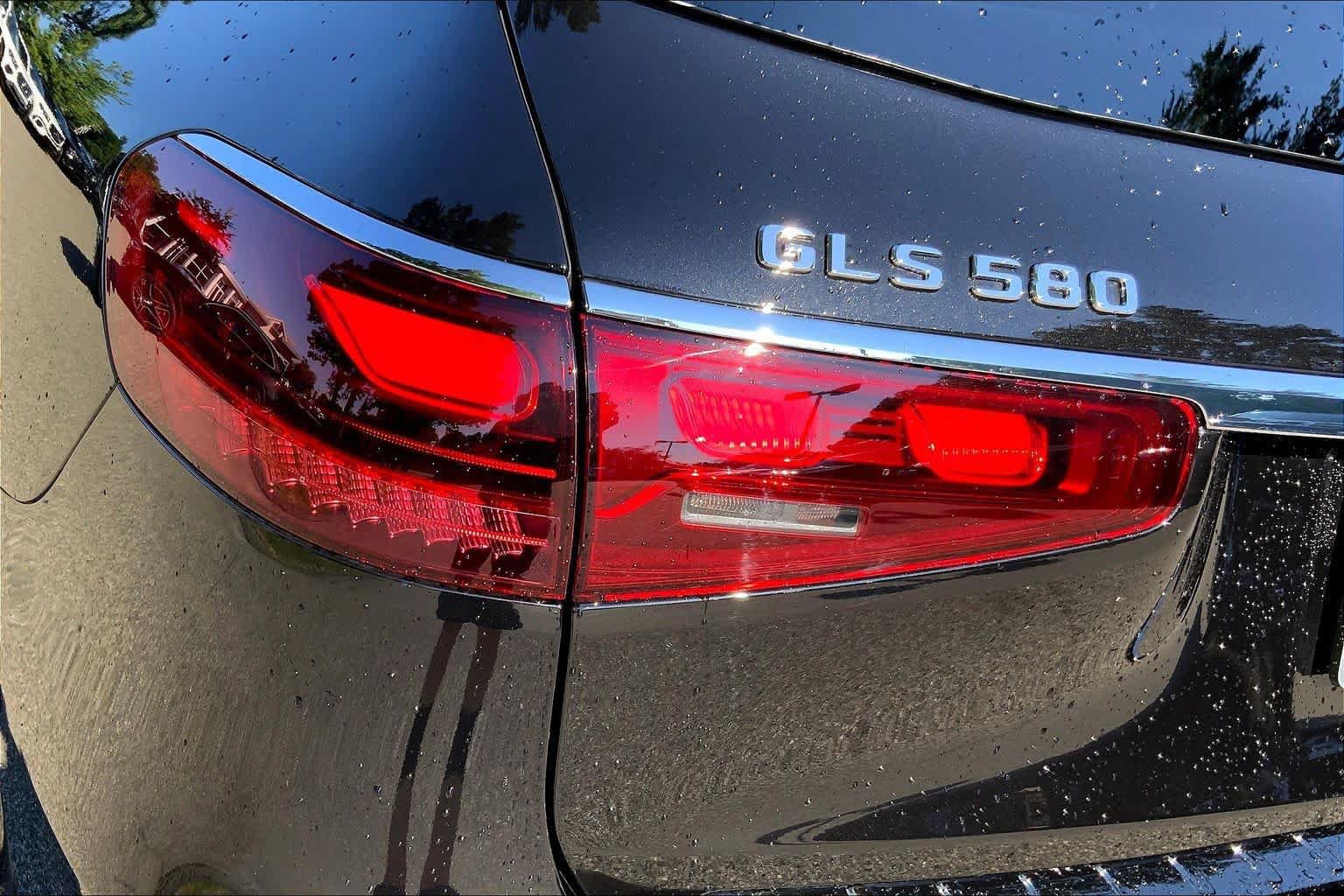 New 2026 Mercedes-Benz GLS 580 4MATIC image 18