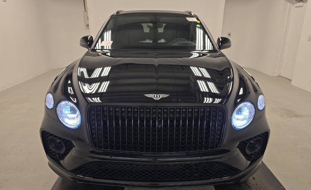 Used 2023 Bentley Bentayga Extended Wheelbase AWD/4WD image 14