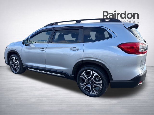 Used 2023 Subaru Ascent Limited w/ Technology Package AWD/4WD image 5
