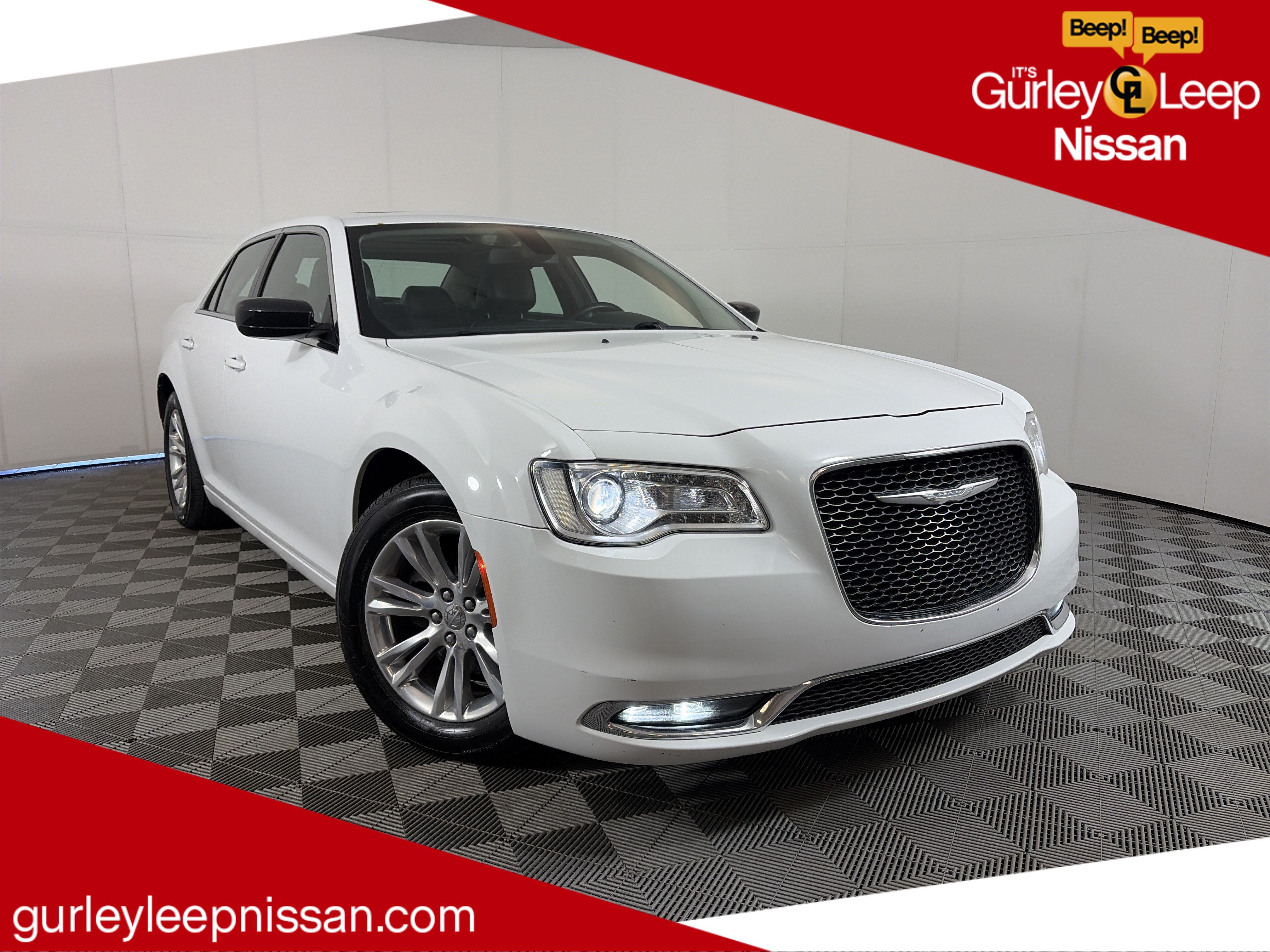 Used 2017 Chrysler 300 Touring w/ Value Package RWD image 1