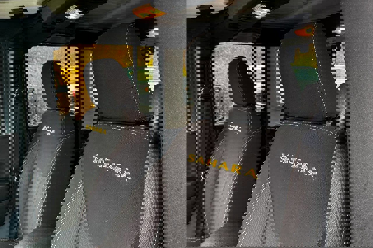 Used 2015 Jeep Wrangler Unlimited Sahara w/ Connectivity Group image 13