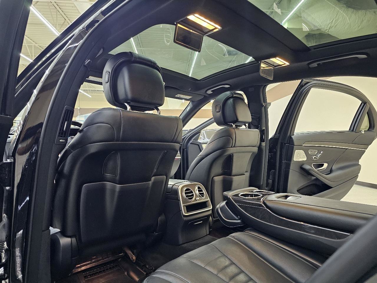 Used 2020 Mercedes-Benz S 560 Sedan image 26
