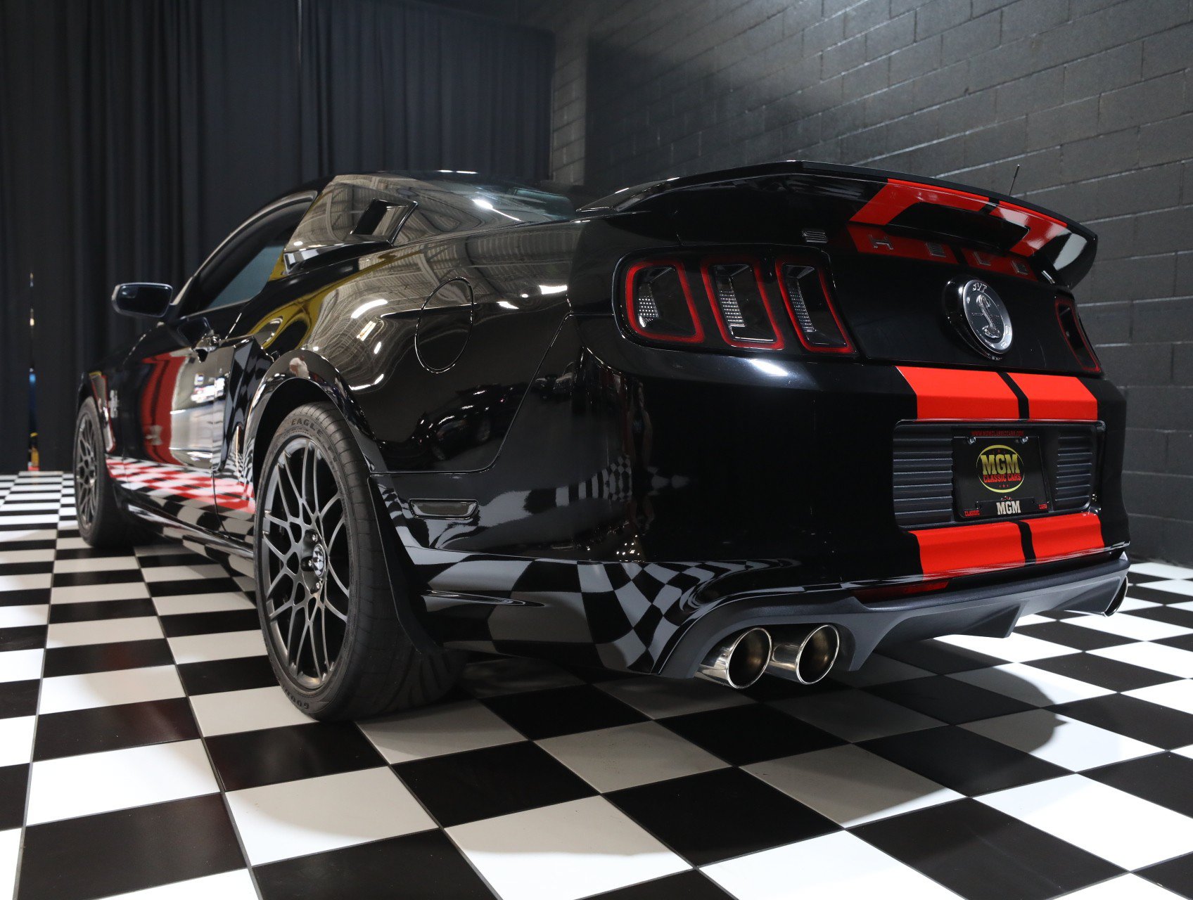 Used 2013 Ford Mustang Shelby GT500 RWD image 27