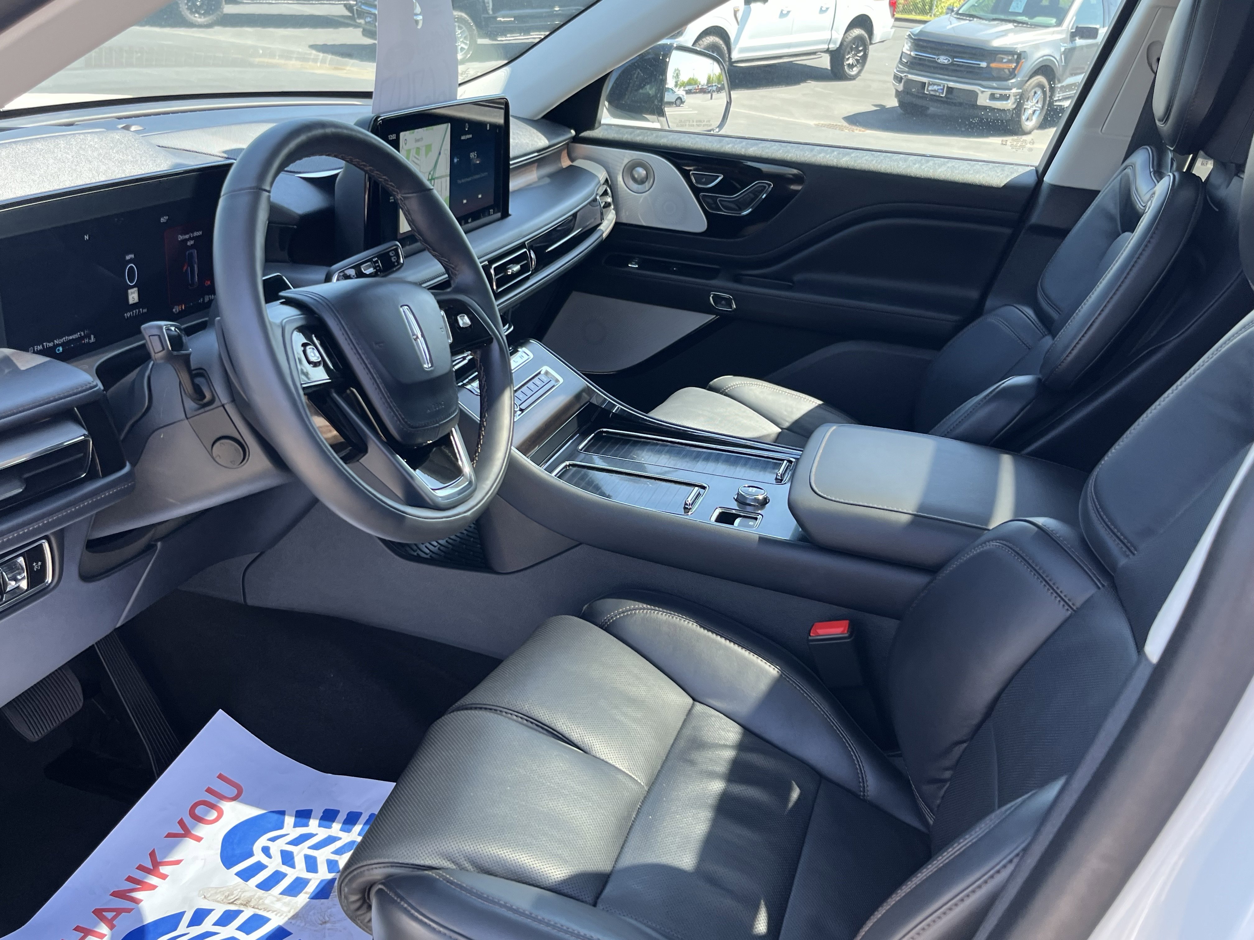 Used 2025 Lincoln Aviator Reserve w/ Luxury Package AWD/4WD image 6
