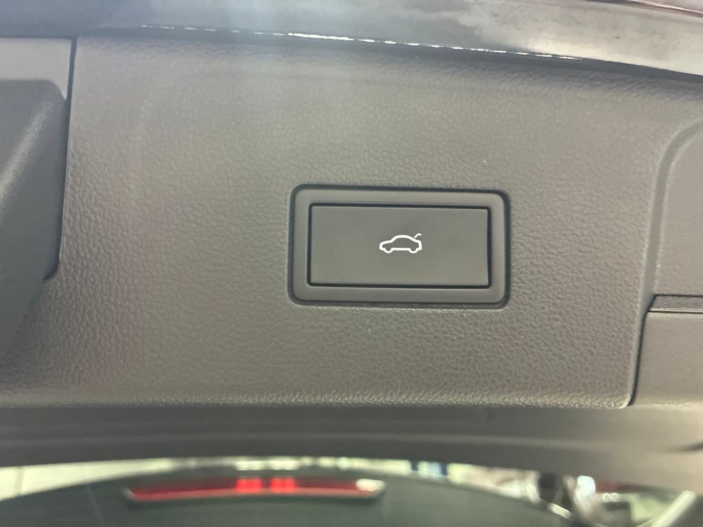 Used 2025 Volkswagen Atlas SEL Premium R-Line AWD/4WD image 17