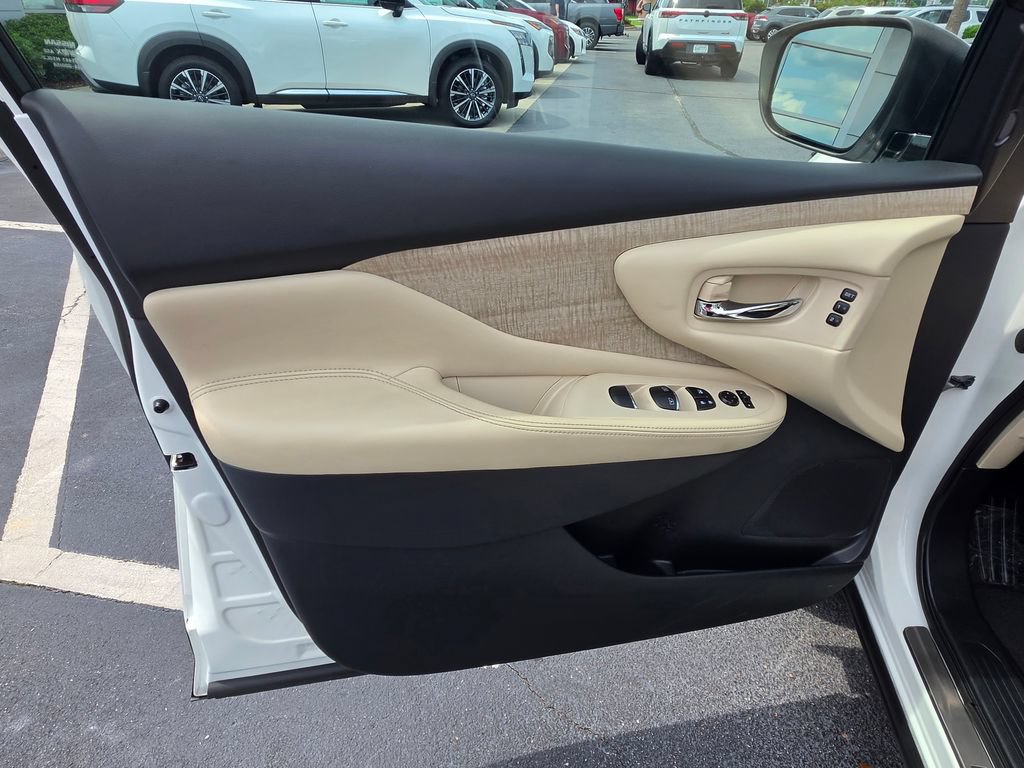Used 2023 Nissan Murano SL w/ SL Moonroof Package FWD image 16