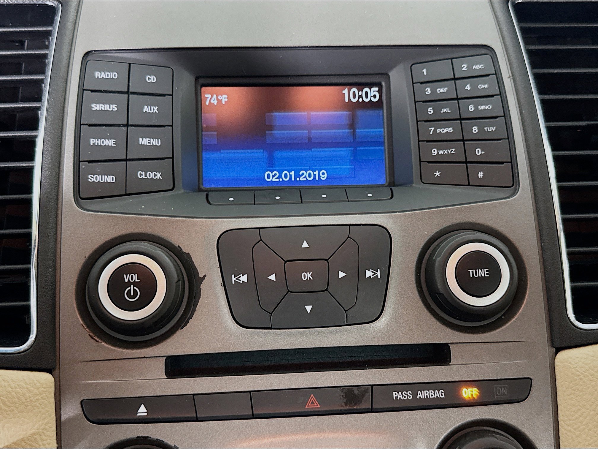 Used 2018 Ford Taurus SE image 17