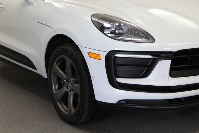 Used 2023 Porsche Macan Turbo AWD/4WD image 3